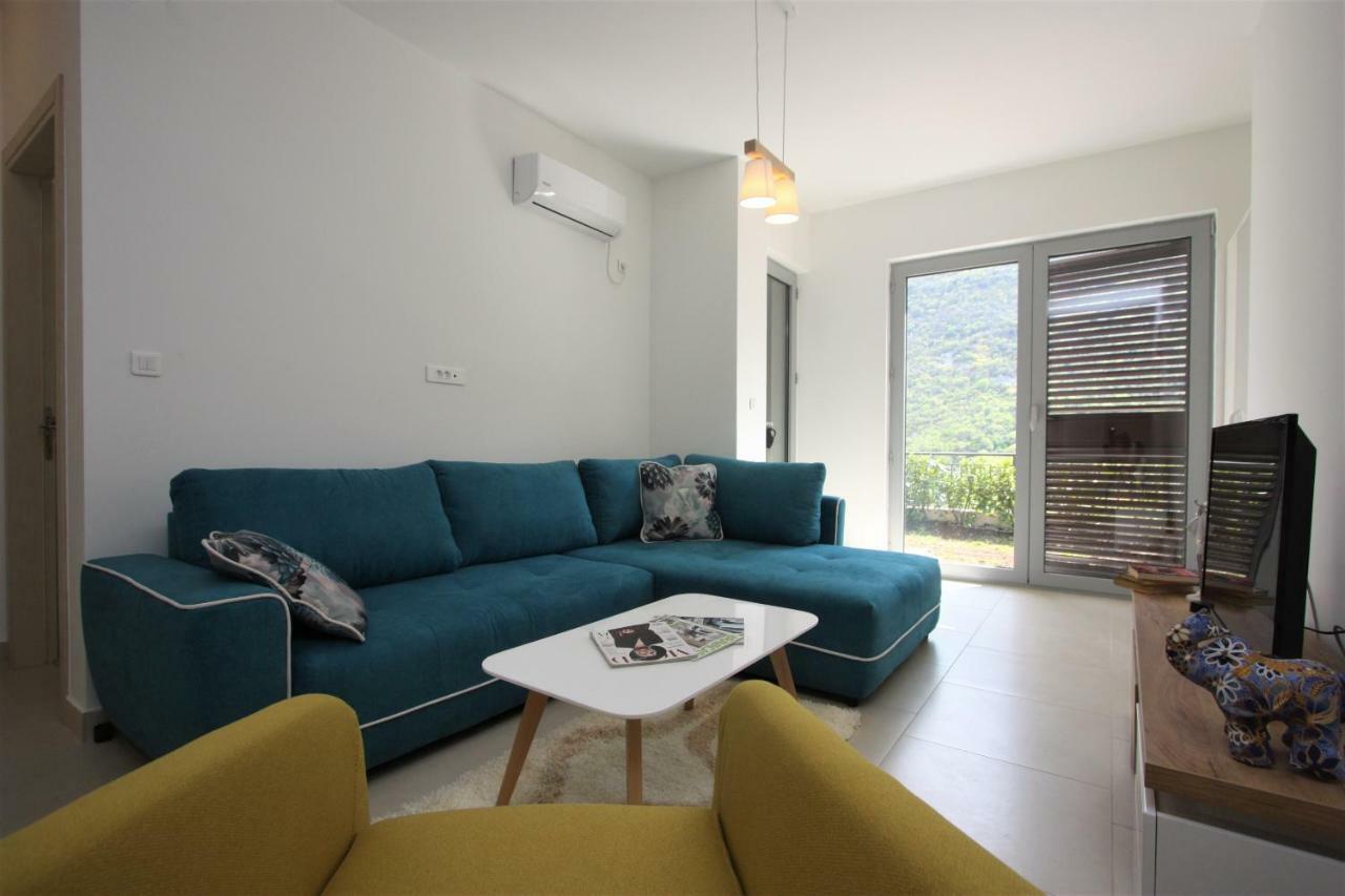 Luxury 1 Bedroom Apartment With Cozy Garden D2-2 In Morinj Kotor Exterior foto
